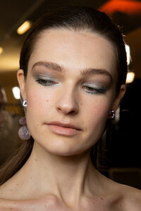 elie-saab-hc-bks-m-rs19-4079.thumb.jpg.264695b24766ef45109f0982b7b655d1.jpg