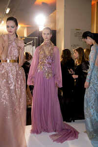 elie-saab-hc-bks-m-rs19-4288.thumb.jpg.ca8b80ce88523ef8f4a31d45aa0dc648.jpg