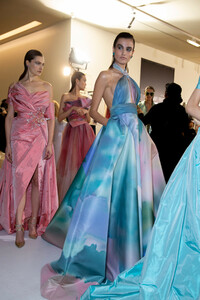 elie-saab-hc-bks-m-rs19-4296.thumb.jpg.fbcc035f6e5e9783d3ca750aafb040fb.jpg