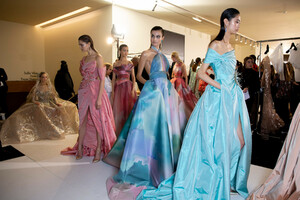 elie-saab-hc-bks-m-rs19-4298.thumb.jpg.4e91e0eda5fb71cb2efaa1864e966790.jpg