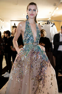 elie-saab-hc-bks-m-rs19-4383.thumb.jpg.3d65bf8a3eff4af10246f949d0704f30.jpg