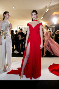 elie-saab-hc-bks-m-rs19-4417.thumb.jpg.39efddcb8c235afd8a2401b4e1c71487.jpg