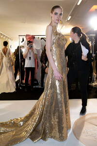 elie-saab-hc-bks-m-rs19-4430.thumb.jpg.0b51ed13363694a2f2f8a2839f06e486.jpg