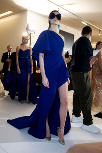 elie-saab-hc-bks-m-rs19-4450.thumb.jpg.0b8f4d53322dc3b3f22b4be48e574b32.jpg