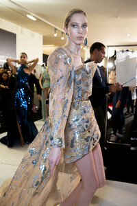 elie-saab-hc-bks-m-rs19-4477.thumb.jpg.b386282490777e128ddefbab77c60e79.jpg
