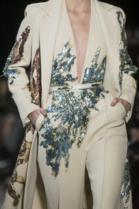 elie-saab-hc-clp-rs19-0006.thumb.jpg.d0d8c989a4105de3d23d3ed3d665e85e.jpg