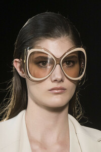 elie-saab-hc-clp-rs19-0020.thumb.jpg.9a703ee5a2ec5bc34e7c128fea5f887d.jpg