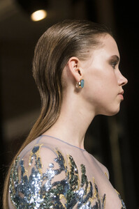 elie-saab-hc-clp-rs19-0097.thumb.jpg.23f40dbc12396e37e6a9ada15f5a5015.jpg