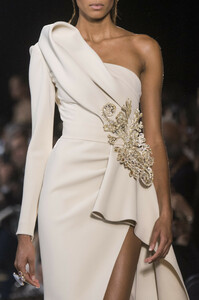 elie-saab-hc-clp-rs19-0102.thumb.jpg.320bf72c09cafc4ff6356a7e0c8ffb52.jpg