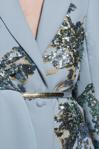 elie-saab-hc-clp-rs19-0151.thumb.jpg.61b3e8f1ba617879d9393c92e79efc27.jpg