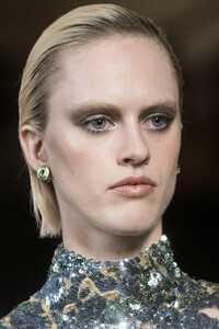 elie-saab-hc-clp-rs19-0199.thumb.jpg.b01829f0f4af0cce023634bceecb7b47.jpg