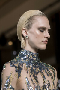 elie-saab-hc-clp-rs19-0203.thumb.jpg.f79cf377a3e3b314ce0bb78c12e8cfba.jpg