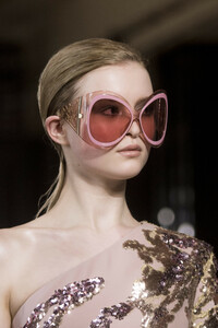 elie-saab-hc-clp-rs19-0250.thumb.jpg.5f90bd2cc39ff6c82aab0d104bcf9b24.jpg