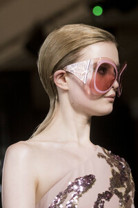 elie-saab-hc-clp-rs19-0254.thumb.jpg.7a8c94caf7b449f8fe1f349edb156491.jpg