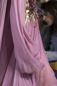 elie-saab-hc-clp-rs19-0279.thumb.jpg.60b96af07dc73f872344a1bc47e08755.jpg