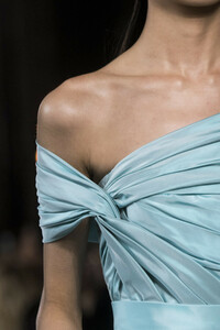 elie-saab-hc-clp-rs19-0348.thumb.jpg.de486f52914e5207b4c0cce5608ca256.jpg