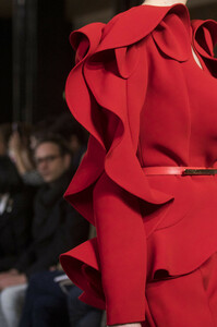 elie-saab-hc-clp-rs19-0601.thumb.jpg.325f4fa92697a04df776a6e7d27f0850.jpg