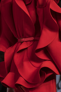 elie-saab-hc-clp-rs19-0605.thumb.jpg.da97b5ea659163625f7401bb27fa9b67.jpg