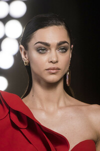 elie-saab-hc-clp-rs19-0625.thumb.jpg.1ec3b32fa91c18c63928615f57b4aa6e.jpg