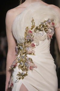 elie-saab-hc-clp-rs19-0668.thumb.jpg.1dc9fb49327c24c477713bbd2799eb5e.jpg