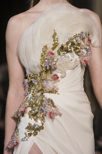 elie-saab-hc-clp-rs19-0669.thumb.jpg.c20450f42c5a9ac1d815b5faf7c945ac.jpg