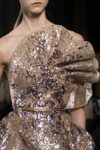 elie-saab-hc-clp-rs19-0942.thumb.jpg.f8f00bf2570a8cea9ddf13a537500ec3.jpg
