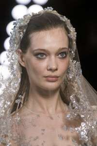 elie-saab-hc-clp-rs19-1099.thumb.jpg.53f58ea1c67a32ccead7913f5a6958ad.jpg