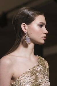 elie-saab-hc-clp-rs19-1149.thumb.jpg.324c32caa10eee0689483ff8e7c579c0.jpg