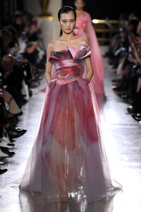 elie-saab-men-fall-2019-paris-fashion-week-pfw-017(1).thumb.jpg.d7c0ac7d0f390547b5b70d118c80f13e.jpg