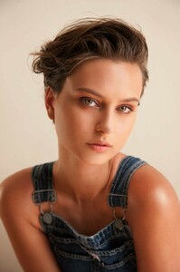 gallery_model_CJpixRr53HZ2.jpg
