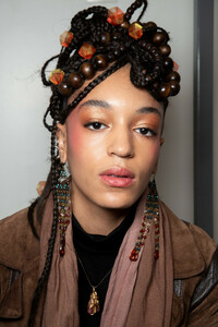 gaultier-hc-bks-m-rs19-4702.thumb.jpg.2c4f2297a4fdaf67ffbd3567d3ee82db.jpg
