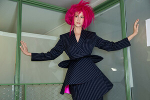 gaultier-hc-bks-m-rs19-4802.thumb.jpg.a9c8a2416d58f80c37d89e49d9b17d60.jpg