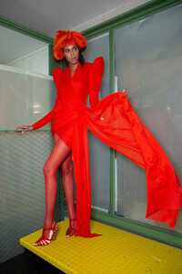 gaultier-hc-bks-m-rs19-4859.thumb.jpg.1f81aa39c2a50387e393121e1b7046b9.jpg