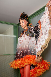 gaultier-hc-bks-m-rs19-5018.thumb.jpg.f1d6d12236dbc063fe1bc2e413e1fcbd.jpg