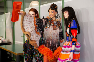 gaultier-hc-bks-m-rs19-5270.thumb.jpg.c33fc20f13987e94e3f2b2989167962d.jpg