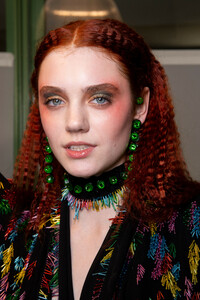 gaultier-hc-bks-m-rs19-5288.thumb.jpg.129b9ae24f2b6a940089ecd3d66f6e6d.jpg