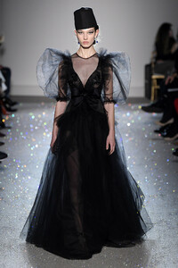 giambattista-valli-couture-spring-2019-paris-fashion-week-pfw-0045(1).thumb.jpg.8237a62e3530fb537da9ecc7e8f94ba2.jpg