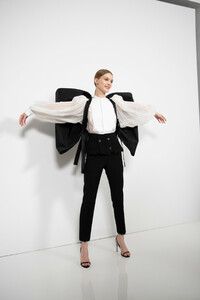givenchy-hc-bks-m-rs19-3548.thumb.jpg.995d847858cd1257d7f55b664ae8d5e6.jpg