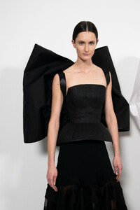 givenchy-hc-bks-v-rs19-8640.thumb.jpg.6b43c418149dced75662c2fe21a6e77f.jpg