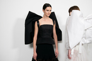 givenchy-hc-bks-v-rs19-8651.thumb.jpg.cfb1363341338c75de4d4010647584a1.jpg