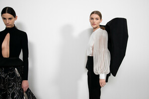 givenchy-hc-bks-v-rs19-8730.thumb.jpg.253232bb9e6cd676f5a56e8d655ad1f1.jpg