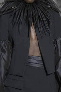 givenchy-hc-clp-rs19-1704.thumb.jpg.9ef5d34b08a3fe711fed33a22eb1f3f5.jpg