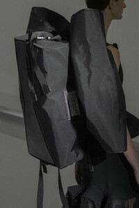 givenchy-hc-clp-rs19-1720.thumb.jpg.98f7b2545a8fd532669775eed7dfee77.jpg