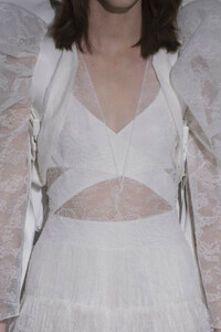 givenchy-hc-clp-rs19-1723.thumb.jpg.ad2a950d83e9cb5a39c4fbac027ed291.jpg