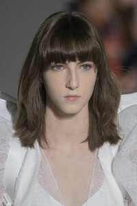 givenchy-hc-clp-rs19-1732.thumb.jpg.51576edb180360ab0631282782ea0783.jpg
