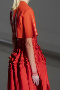 givenchy-hc-clp-rs19-1757.thumb.jpg.67823999a632b7699454dbf92a109d24.jpg