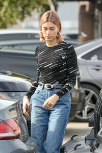 hailey-rhode-bieber-street-style-01-20-2019-12.jpg