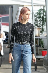 hailey-rhode-bieber-street-style-01-20-2019-8.jpg