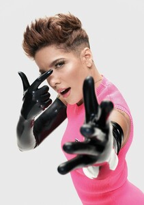 halsey-in-glamour-magazine-january-2019-8.jpg