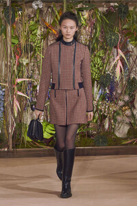 hermes-pre-fall-2019-paris-fashion-week-pfw-008(1).thumb.jpg.73cb54bd3006dafbb82deb086c4cc414.jpg